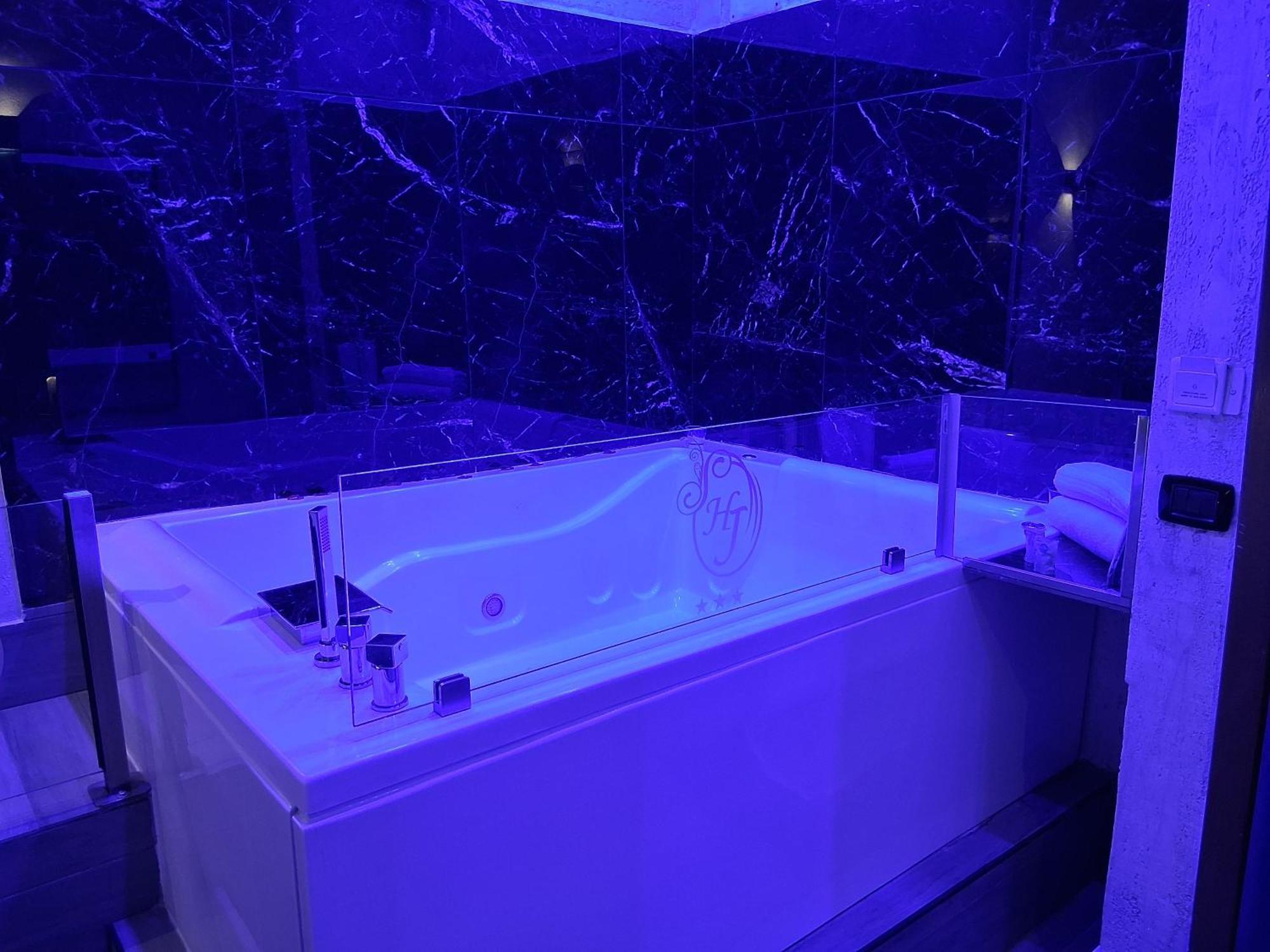 Hotel Joy 3*