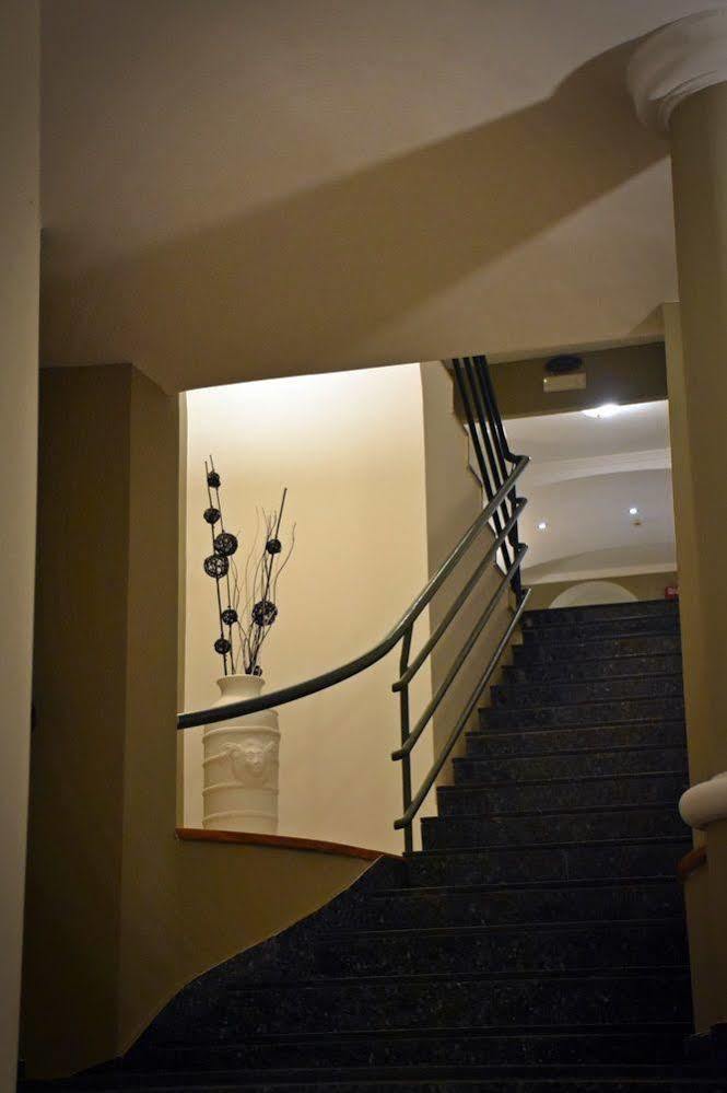 Joy Hotel