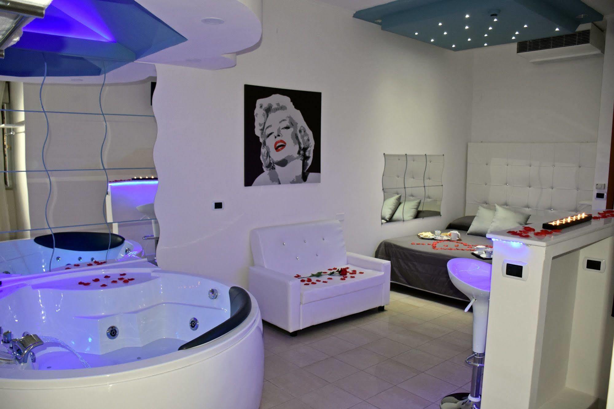 Hotel Joy 3*